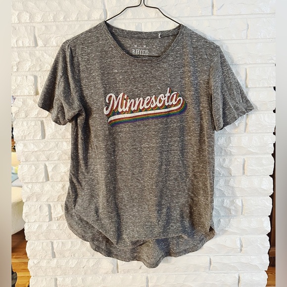 Minnesota Rainbow T-shirt - Picture 1 of 4